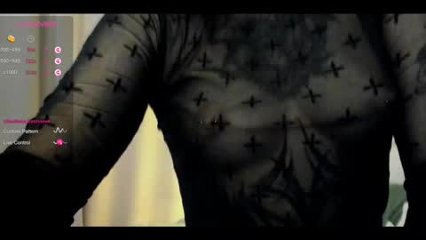 Snapshot of marynixoxo chatting on 11/06/25, 04:02 Mary x online show from 11/06/25, 04:02