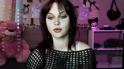 Snapshot of marynixoxo chatting on 03/22/26, 11:35 Mary x online show from 03/22/26, 11:35