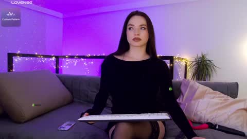 Marina online show from 01/04/25, 04:54