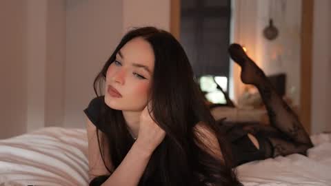 Snapshot of marypsiss chatting on 06/11/26, 12:25 Marina online show from 06/11/26, 12:25