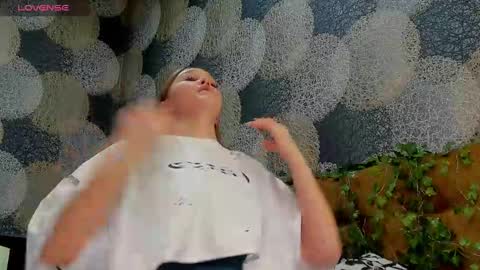 Snapshot of maryshiotta chatting on 02/07/25, 03:19 Mary online show from 02/07/25, 03:19