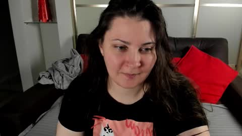 Mary online show from 10/10/25, 05:01