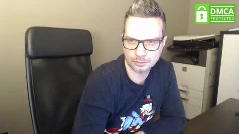 Snapshot of maschiodavide89 chatting on 02/17/25, 07:04 David online show from 02/17/25, 07:04