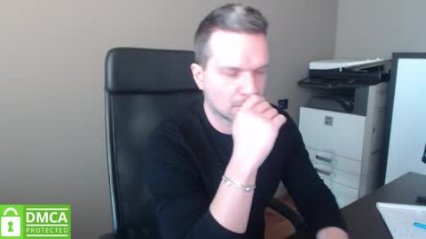 Snapshot of maschiodavide89 chatting on 03/06/25, 10:30 David online show from 03/06/25, 10:30