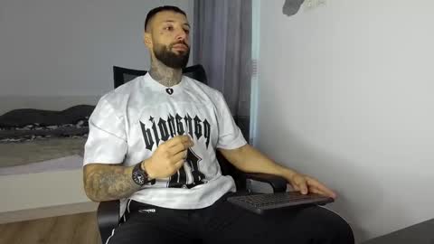 masculineguy69 online show from 10/15/25, 06:35