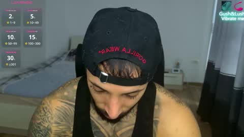 Snapshot of masculineguy69 chatting on 12/20/25, 09:27 masculineguy69 online show from 12/20/25, 09:27