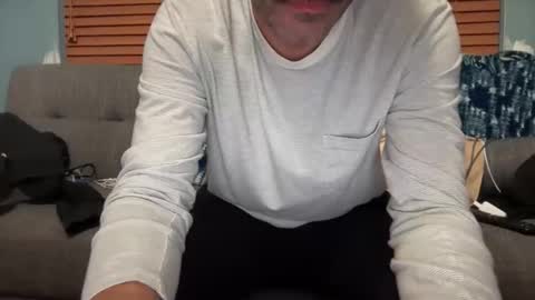 Snapshot of masculinehole chatting on 10/14/25, 03:07 Masculine Hole online show from 10/14/25, 03:07