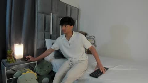 Snapshot of mash_angelo chatting on 10/09/25, 02:31 mash_angelo online show from 10/09/25, 02:31