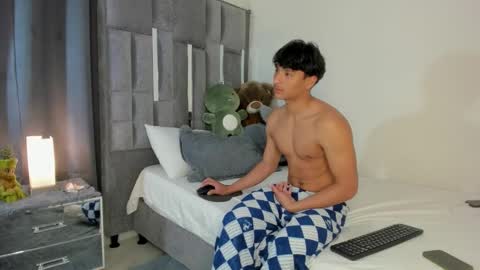 Snapshot of mash_angelo chatting on 10/13/25, 10:54 mash_angelo online show from 10/13/25, 10:54