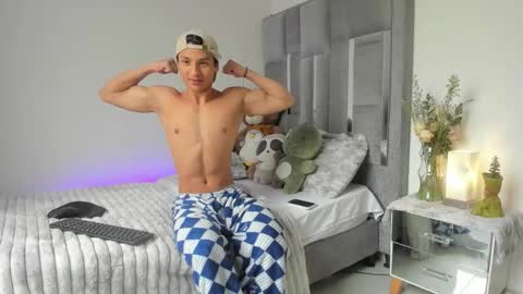 Snapshot of mash_angelo chatting on 02/03/26, 01:05 mash_angelo online show from 02/03/26, 01:05