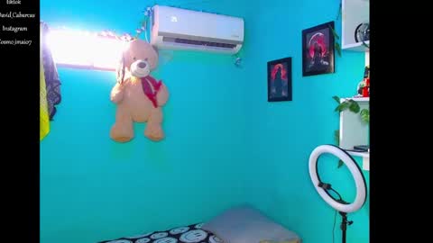 Snapshot of mask_david chatting on 10/15/25, 08:42 mask_david online show from 10/15/25, 08:42