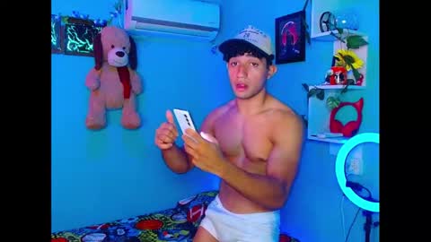 Snapshot of mask_david chatting on 10/17/25, 03:03 mask_david online show from 10/17/25, 03:03