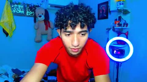 Snapshot of mask_david chatting on 10/31/25, 05:25 mask_david online show from 10/31/25, 05:25