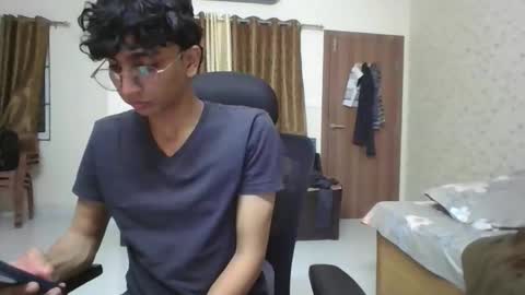 Mask Boy online show from 12/18/25, 06:03