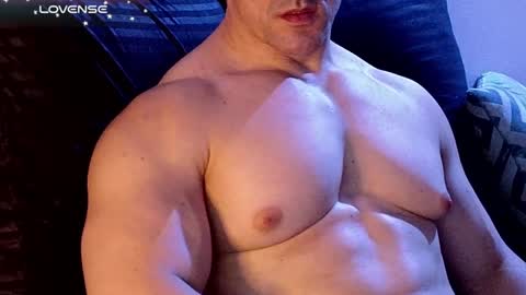 Snapshot of masked_bodybuilder chatting on 12/21/24, 10:19 masked_bodybuilder online show from 12/21/24, 10:19