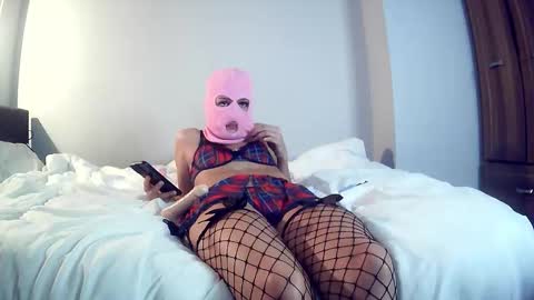 Masked Maeve online show from 10/22/25, 05:24