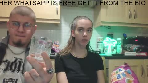 Snapshot of maskedman699 chatting on 12/15/24, 10:26 Extreme Couple online show from 12/15/24, 10:26