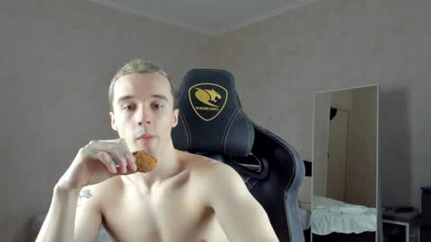 Snapshot of mason_warhol chatting on 12/05/24, 01:14 Mason online show from 12/05/24, 01:14