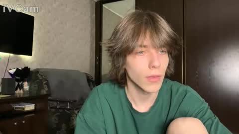 Snapshot of masonsilver_ chatting on 04/05/26, 04:15 masonsilver_ online show from 04/05/26, 04:15