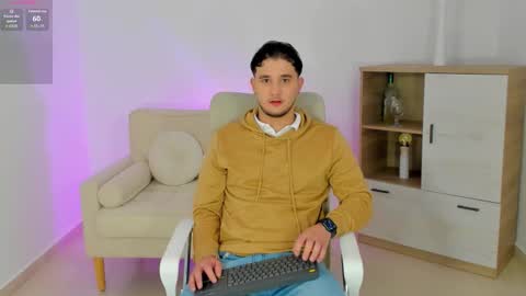 Snapshot of massimo_fiore chatting on 02/01/26, 11:36 Massimo online show from 02/01/26, 11:36