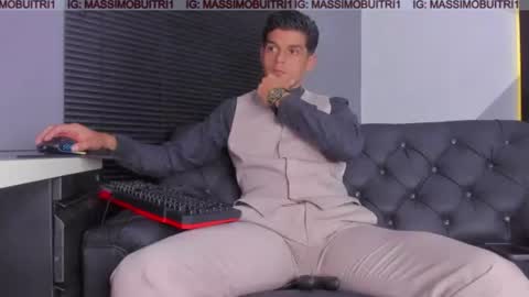 Snapshot of massimo_g chatting on 06/18/26, 01:17 I am Massimo online show from 06/18/26, 01:17