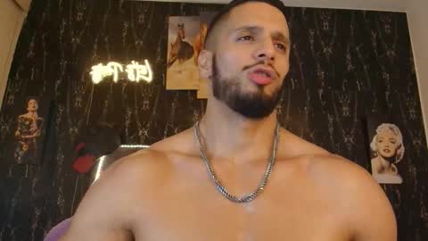 massimo_greco2 online show from 12/01/25, 10:48