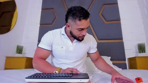 Snapshot of massimofiore_ chatting on 09/29/25, 03:11 Massimo online show from 09/29/25, 03:11