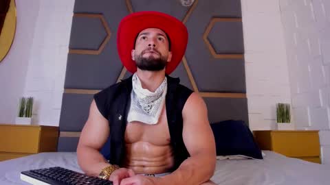 Snapshot of massimofiore_ chatting on 11/18/25, 03:12 Massimo online show from 11/18/25, 03:12