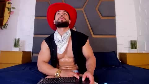 Snapshot of massimofiore_ chatting on 11/23/25, 03:28 Massimo online show from 11/23/25, 03:28