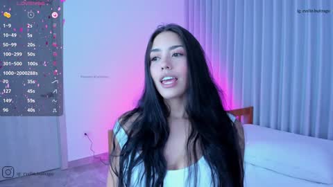 Snapshot of massivecockfuckbunny chatting on 12/10/24, 03:41 Eve Independent model online show from 12/10/24, 03:41