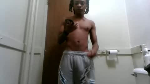 Snapshot of massivemalik chatting on 01/01/25, 06:27 massivemalik online show from 01/01/25, 06:27