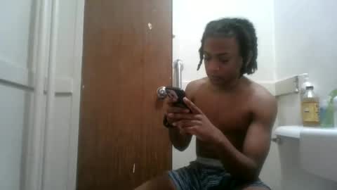 Snapshot of massivemalik chatting on 01/03/25, 08:01 massivemalik online show from 01/03/25, 08:01