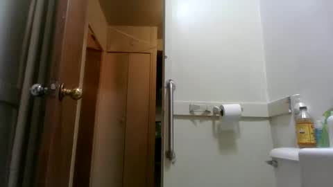 Snapshot of massivemalik chatting on 01/04/25, 10:34 massivemalik online show from 01/04/25, 10:34