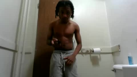 Snapshot of massivemalik chatting on 01/05/25, 07:49 massivemalik online show from 01/05/25, 07:49