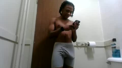 Snapshot of massivemalik chatting on 01/11/25, 09:04 massivemalik online show from 01/11/25, 09:04