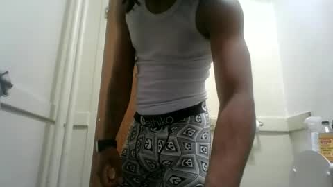 Snapshot of massivemalik chatting on 01/28/25, 06:49 massivemalik online show from 01/28/25, 06:49