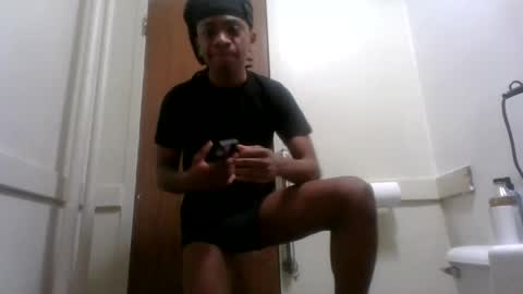 Snapshot of massivemalik chatting on 02/07/25, 06:35 massivemalik online show from 02/07/25, 06:35