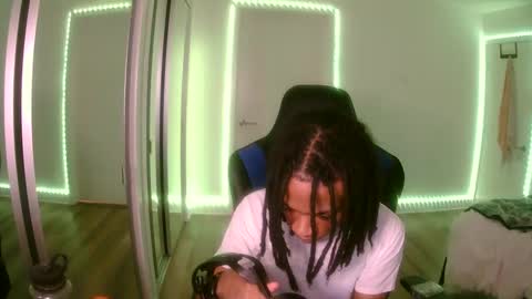 Snapshot of massivemalik chatting on 03/11/25, 08:09 massivemalik online show from 03/11/25, 08:09