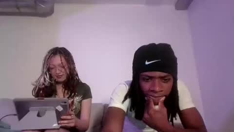 Snapshot of massivemalik chatting on 10/19/25, 01:17 massivemalik online show from 10/19/25, 01:17