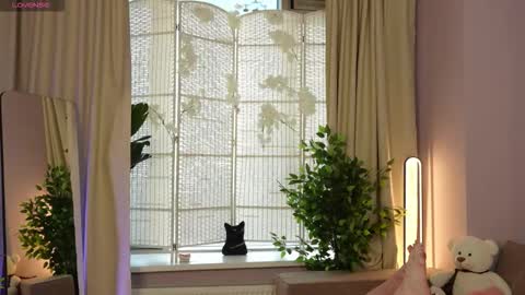 Maya online show from 10/09/25, 04:21