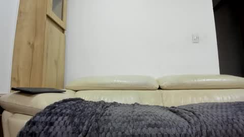 Snapshot of master4pigbitchslv chatting on 12/21/25, 10:44 Domi online show from 12/21/25, 10:44