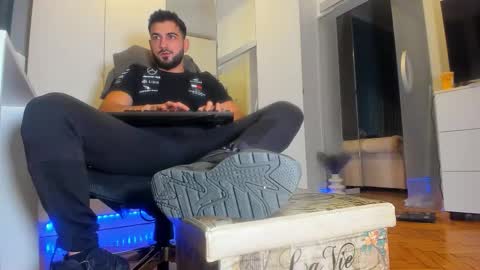 Snapshot of master9four chatting on 10/06/25, 08:28 Matthew online show from 10/06/25, 08:28