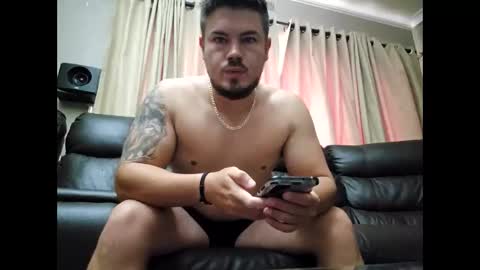 Snapshot of master__blue__eye chatting on 11/28/25, 08:39 Master Blue Eye online show from 11/28/25, 08:39