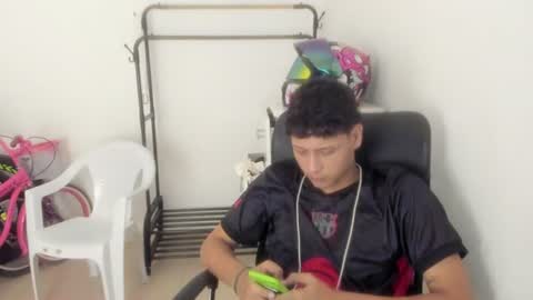 Snapshot of master_billy1 chatting on 06/17/26, 05:21 master_billy1 online show from 06/17/26, 05:21