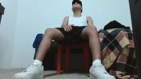 Snapshot of master_pig_ chatting on 04/23/26, 10:25 MASTER ALPHA online show from 04/23/26, 10:25