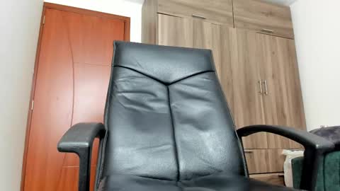 steven  online show from 11/14/25, 05:11