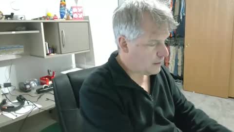 Snapshot of master_thorn chatting on 03/10/25, 02:17 Master Thorn online show from 03/10/25, 02:17