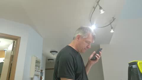 Snapshot of master_thorn chatting on 09/18/25, 08:33 Master Thorn online show from 09/18/25, 08:33