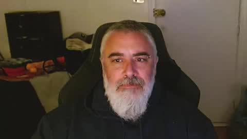 Snapshot of mastermcgirt chatting on 09/27/25, 08:30 Dave online show from 09/27/25, 08:30