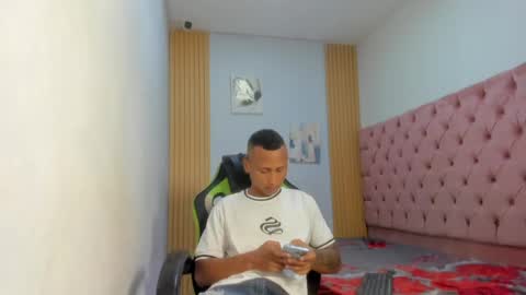 Snapshot of mastermorenohot23 chatting on 04/27/26, 02:53 mastermorenohot23 online show from 04/27/26, 02:53